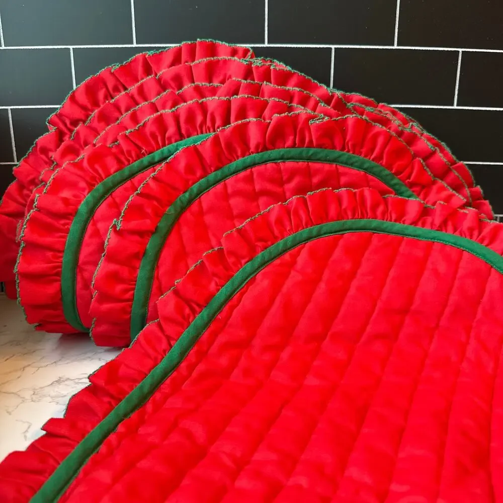 VTG Quilted Christmas Oval Placemats Red & Green Ruffle 6 pc